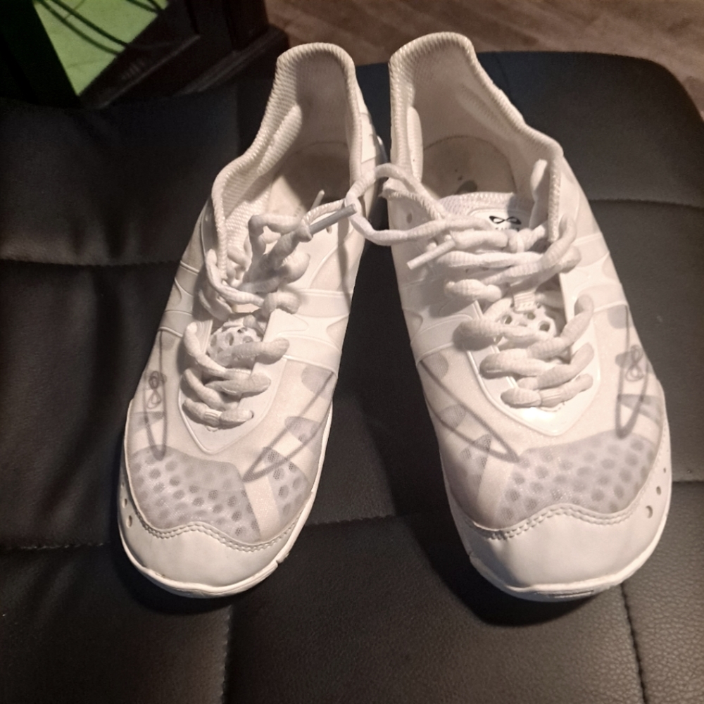 Infinity cheer shoes size 8.5